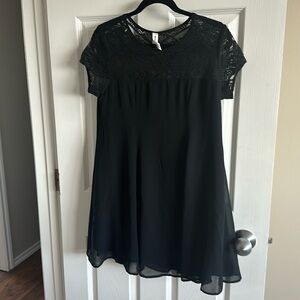 BETHANY MOTA size medium black mini dress with lace embellishments top w, lining